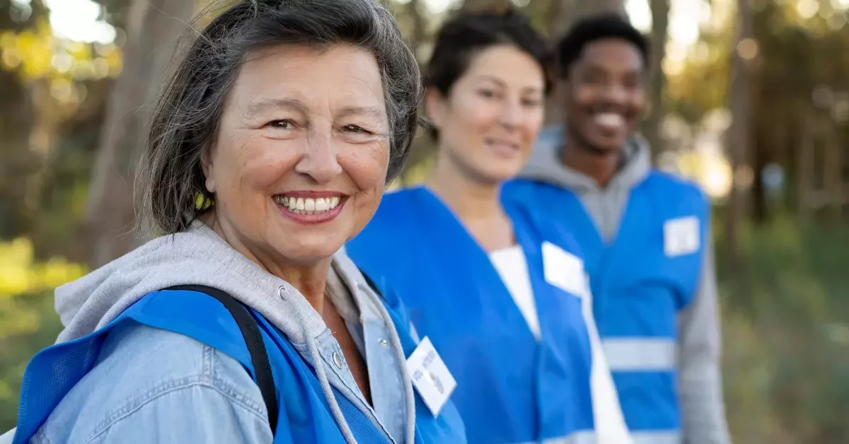 MAXIMIZING VERSATILITY : THE ESSENTIAL GUIDE TO MUTIL-USE CASES FOR NGO FIELD WORKERS 